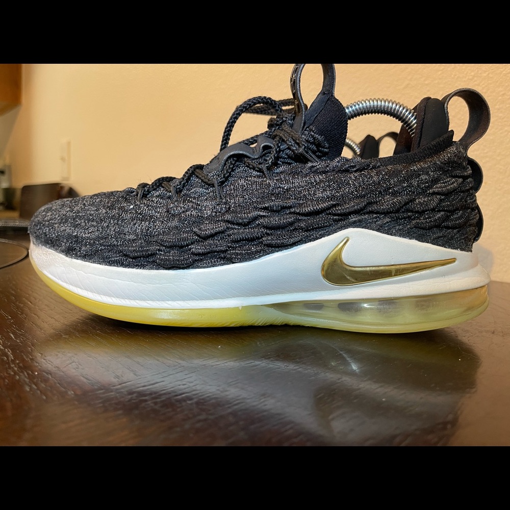 Mens Nike Lebron XV Low Size 8  (AO1758 001)